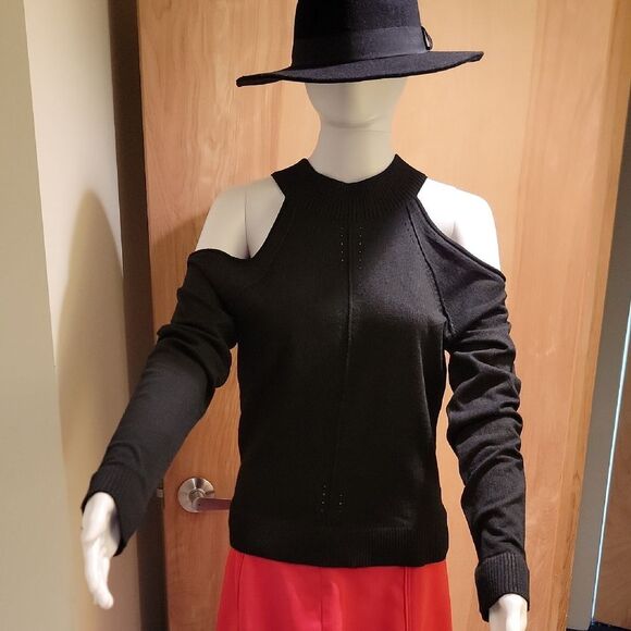 Central Park West Black Off-the-Shoulder Sweater Sz M - Picture 1 of 6